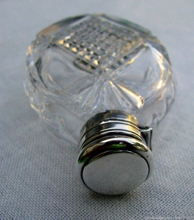 ANTIQUE GORHAM HAND CUT CRYSTAL/SILVER OVAL 4” NIPPER POCKET WHISKEY FLASK-img-11