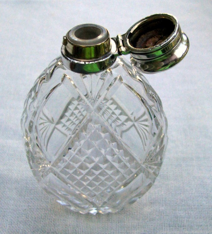 ANTIQUE GORHAM HAND CUT CRYSTAL/SILVER OVAL 4” NIPPER POCKET WHISKEY FLASK-img-2