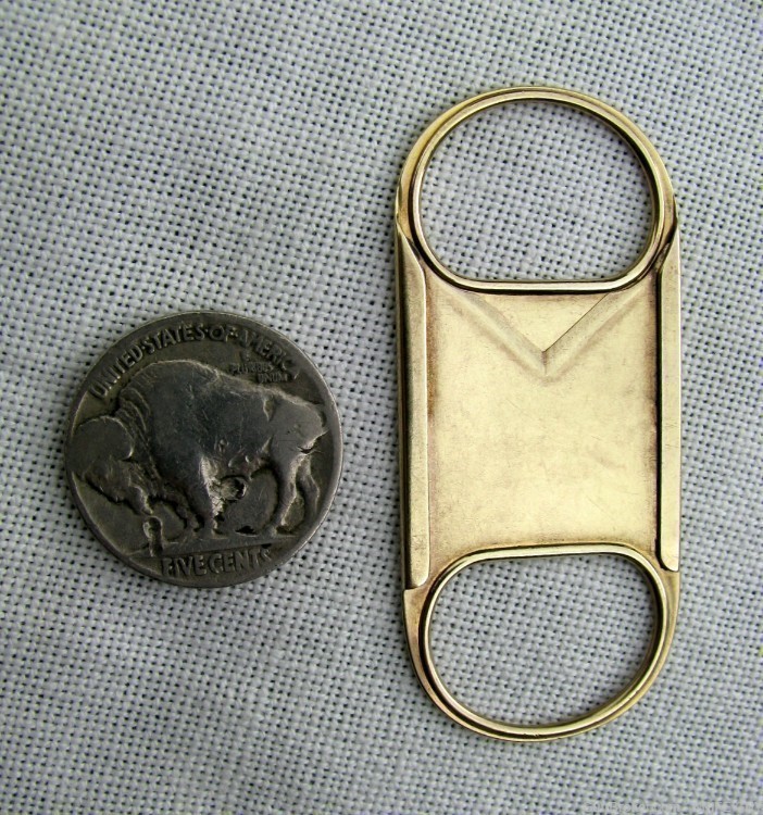 SMALL ANTIQUE 10 KT GOLD ENGRAVED CHEROOT / CIGAR CUTTER POCKET WATCH FOB-img-0
