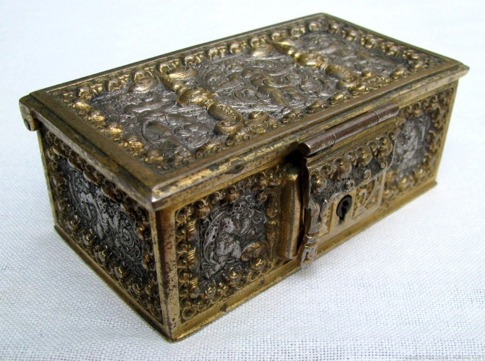 ANTIQUE ORNATE SMALL 3-DIMENSIONAL GOLD & SILVER PLATED BRONZE JEWLERY BOX-img-13