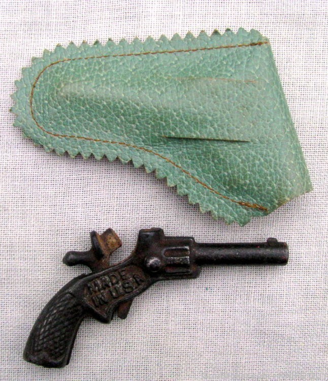 FINE OLD SINGLE SHOT COWBOY CAP PISTOL WITH SCARCE MATCHING HOLSTER-img-1
