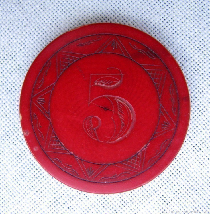 FINE ANTIQUE AMERICAN UNUSUAL $5 ALL RED COLORED POKER CHIP-img-3