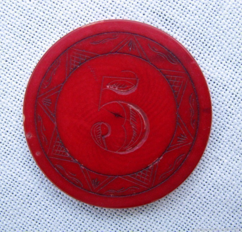 FINE ANTIQUE AMERICAN UNUSUAL $5 ALL RED COLORED POKER CHIP-img-8
