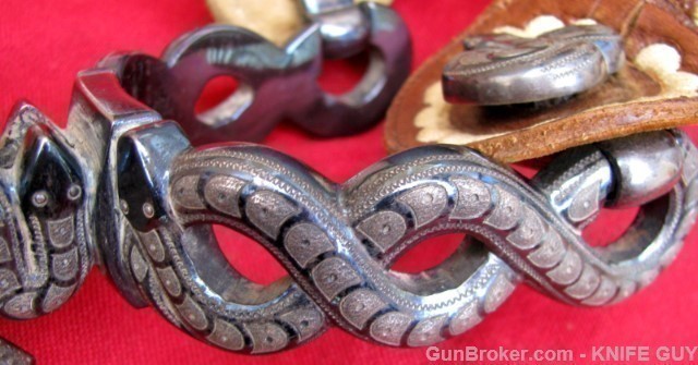MINT HAND MADE SILVER INLAID ENGRAVED 12 RATTLESNAKE FANCY SPURS & STRAPS-img-1