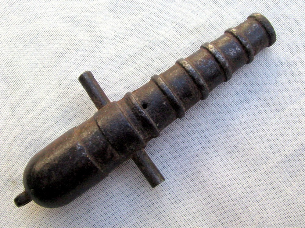 ANTIQUE TOY CAST IRON 5" CANNON BARREL LATE 1700’s-img-3