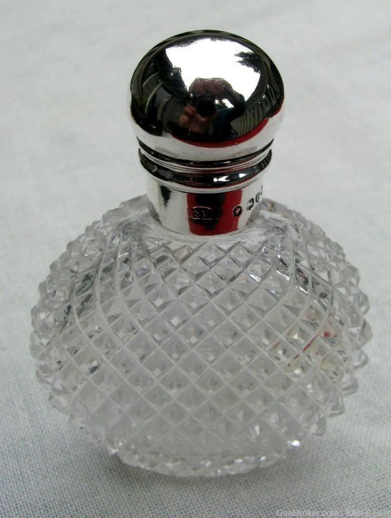 SALE! 1879 MINTY SILVER TOP HAND CUT CRYSTAL POCKET WHISKEY/SPIRITS FLASK-img-9