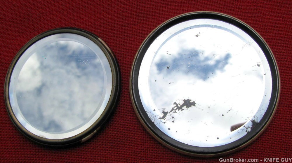 2 DIFFERENT ROUND 1920s PRETTY GIRL POCKET MIRRORS-img-4
