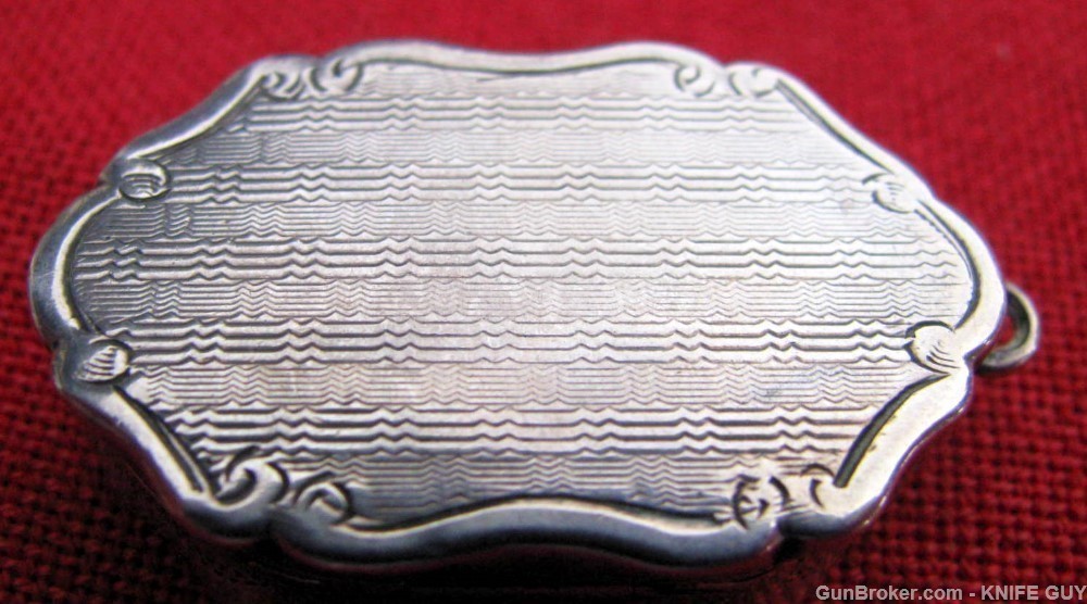FINE STERLING GOLD GILDED ENGRAVED FANCY SMALL SCENT BOX DATED 1871-img-0