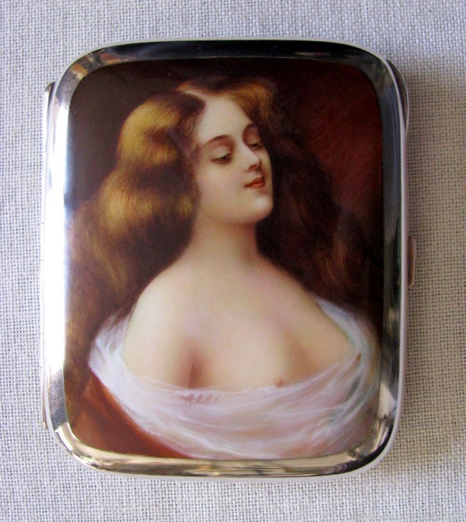 MINTY ANTIQUE HAND PAINTED PORCELAIN 935 SILVER ASTI GIRL CIGARETE CASE-img-15