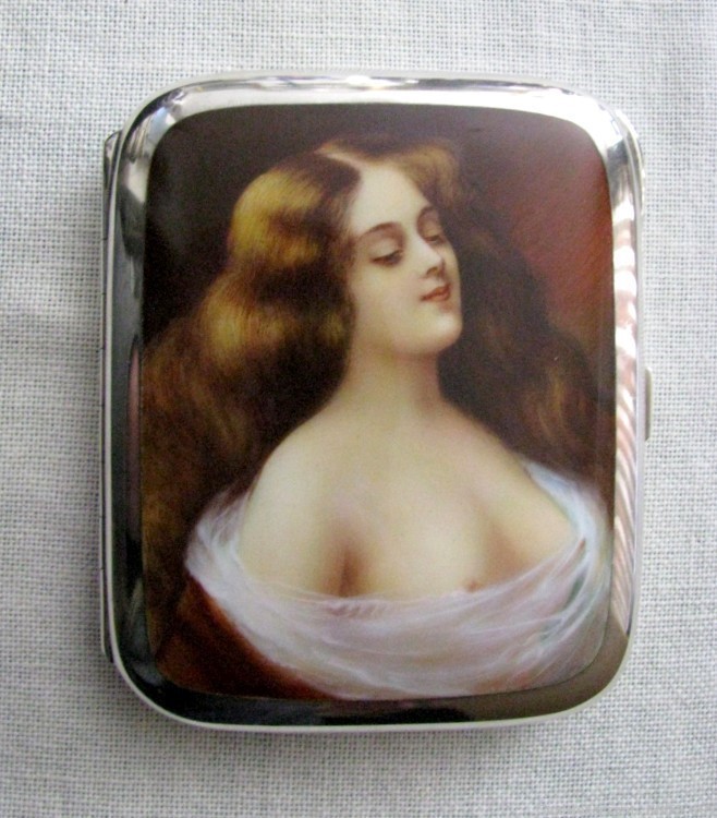 MINTY ANTIQUE HAND PAINTED PORCELAIN 935 SILVER ASTI GIRL CIGARETE CASE-img-2