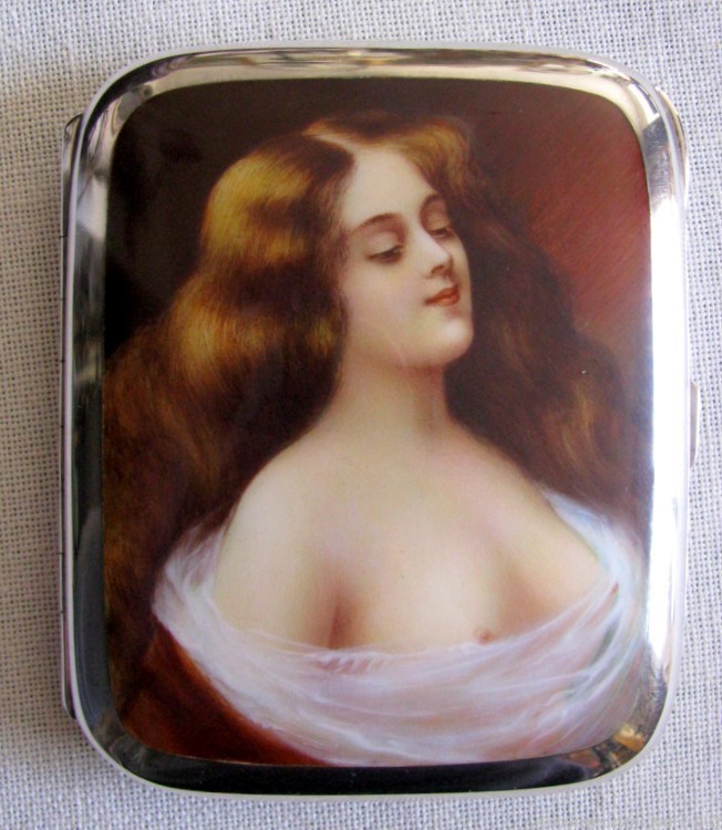 MINTY ANTIQUE HAND PAINTED PORCELAIN 935 SILVER ASTI GIRL CIGARETE CASE-img-0