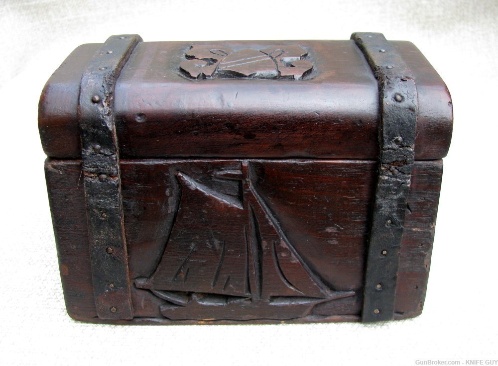 1800s HAND CARVED FOLKART NAUTICAL SMALL SIZE SAILORS DITTY BOX / SEA CHEST-img-7