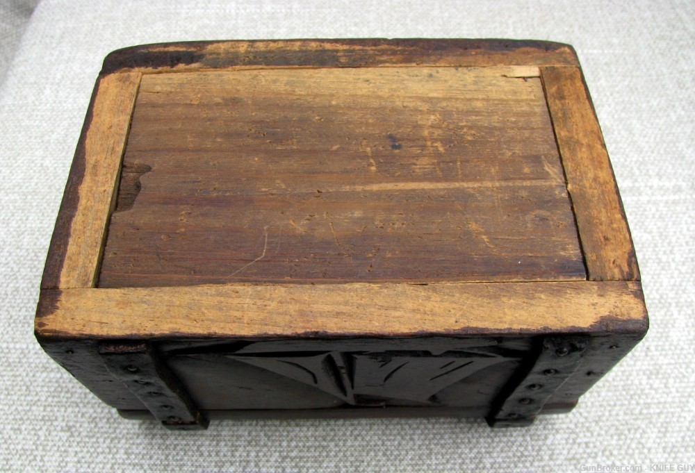 1800s HAND CARVED FOLKART NAUTICAL SMALL SIZE SAILORS DITTY BOX / SEA CHEST-img-0
