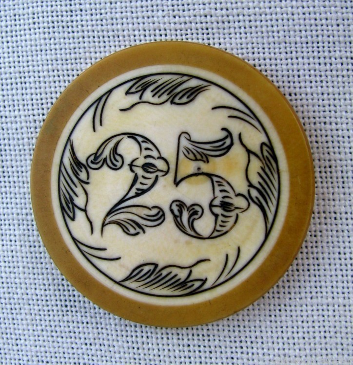 MINTY ANTIQUE AMERICAN HIGH DENOMINATION $25 FANCY YELLOW BORDER POKER CHIP-img-1