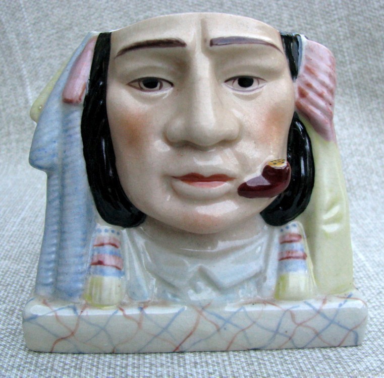 ANTIQUE MINT UNUSUAL INDIAN CHIEF IN HEADDRESS HAND PAINTED TOBACCO JAR-img-4
