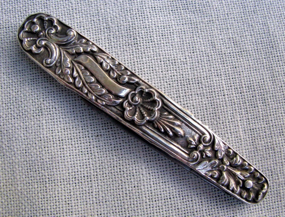 ANTIQUE SILVER MOUNTED INSCRIBED 1830s LADIES QUILL & SEWING KNIFE + POUCH-img-9