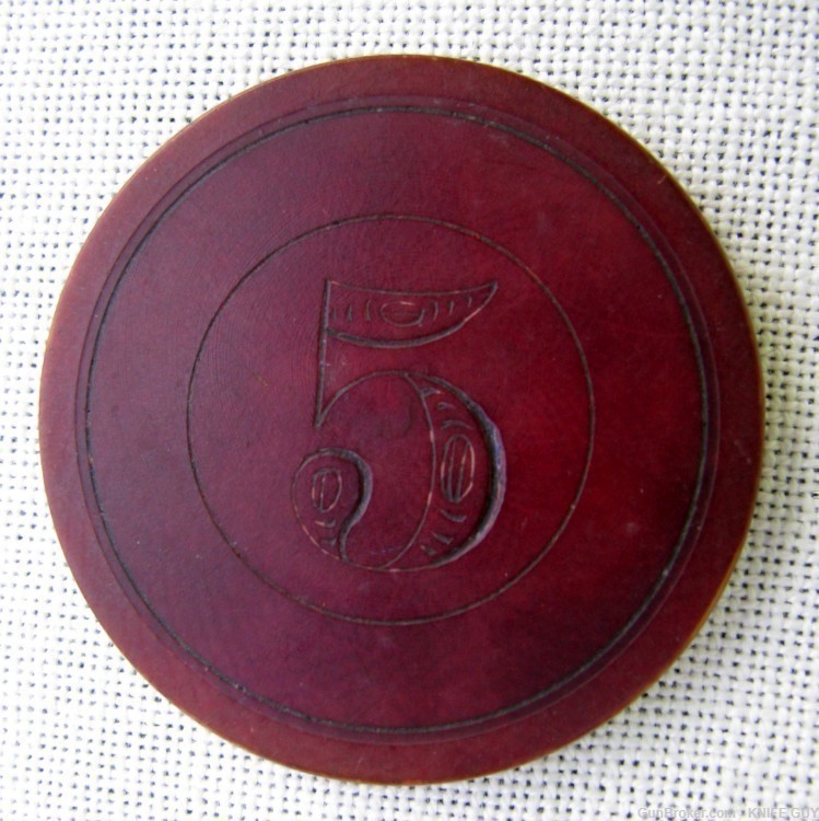 FINE ANTIQUE AMERICAN UNUSUAL $5 ALL BURGUNDY COLORED POKER CHIP-img-3