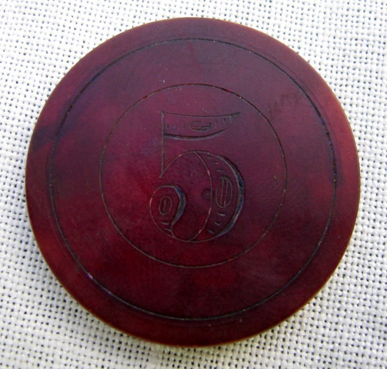 FINE ANTIQUE AMERICAN UNUSUAL $5 ALL BURGUNDY COLORED POKER CHIP-img-5