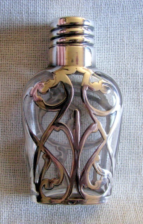SMALL ANTIQUE SILVER FILIGREED ENGRAVED AMERICAN SCENT/NIPPER FLASK 1878-95-img-0