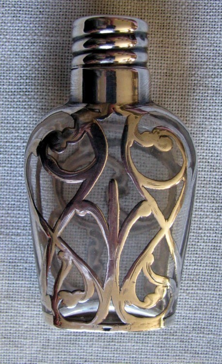 SMALL ANTIQUE SILVER FILIGREED ENGRAVED AMERICAN SCENT/NIPPER FLASK 1878-95-img-2
