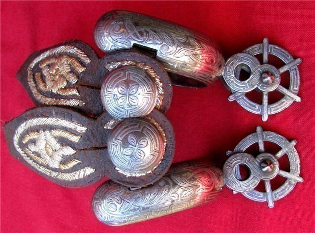 ANTIQUE ROUND ROWEL SPURS SILVER&GOLD STRAPS-img-3