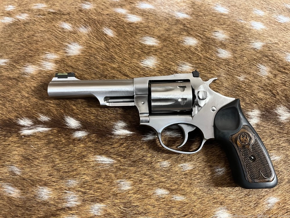 Ruger SP101 22 LR 4” Stainless excellent condition double action revolver -img-3