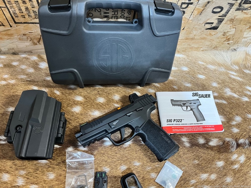 Sig Sauer P322 .22 LR excellent condition in box with Romeo Zero -img-3