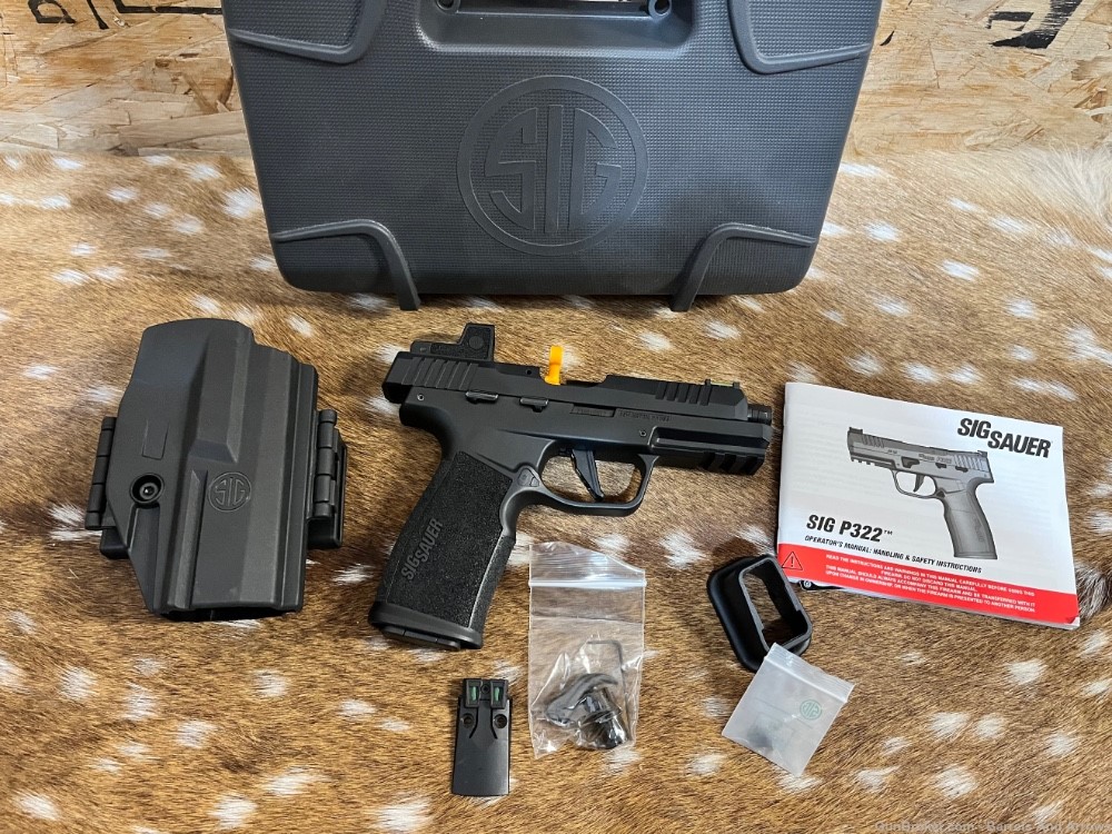 Sig Sauer P322 .22 LR excellent condition in box with Romeo Zero -img-1