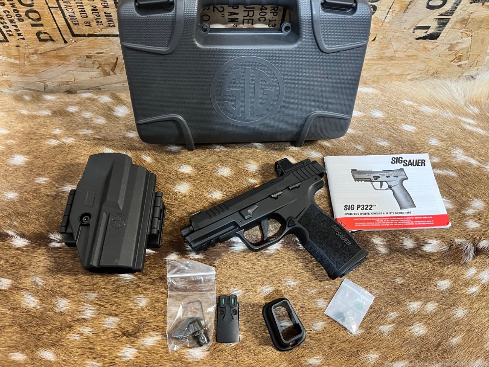 Sig Sauer P322 .22 LR excellent condition in box with Romeo Zero -img-5