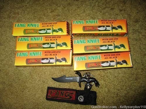 Lot of 6 Mini Fang Knives With Keychains-img-0