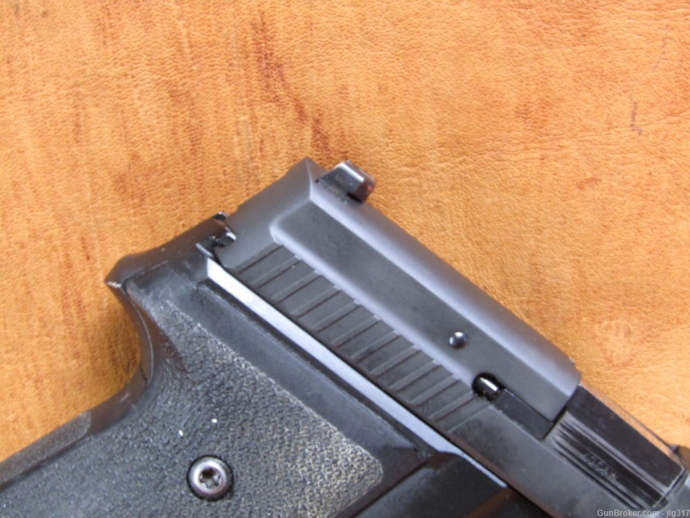 Sig Sauer P229 40 S&W Semi Auto Pistol 3x 12 RD Mags-img-3