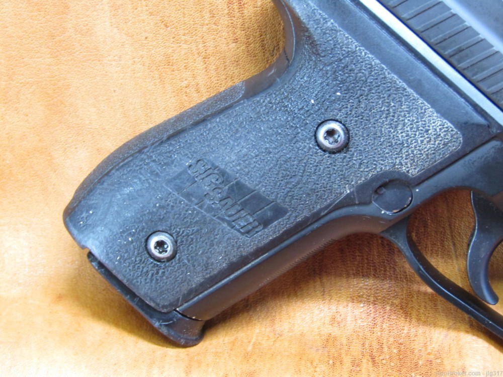 Sig Sauer P229 40 S&W Semi Auto Pistol 3x 12 RD Mags-img-2