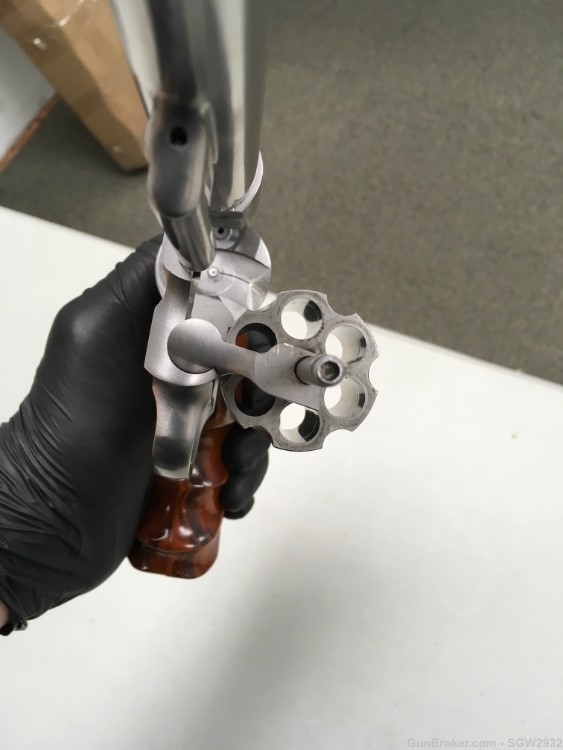 S&W 629-2 44 magnum revolver 8 3/8 barrel factory scope mount RARE!-img-31