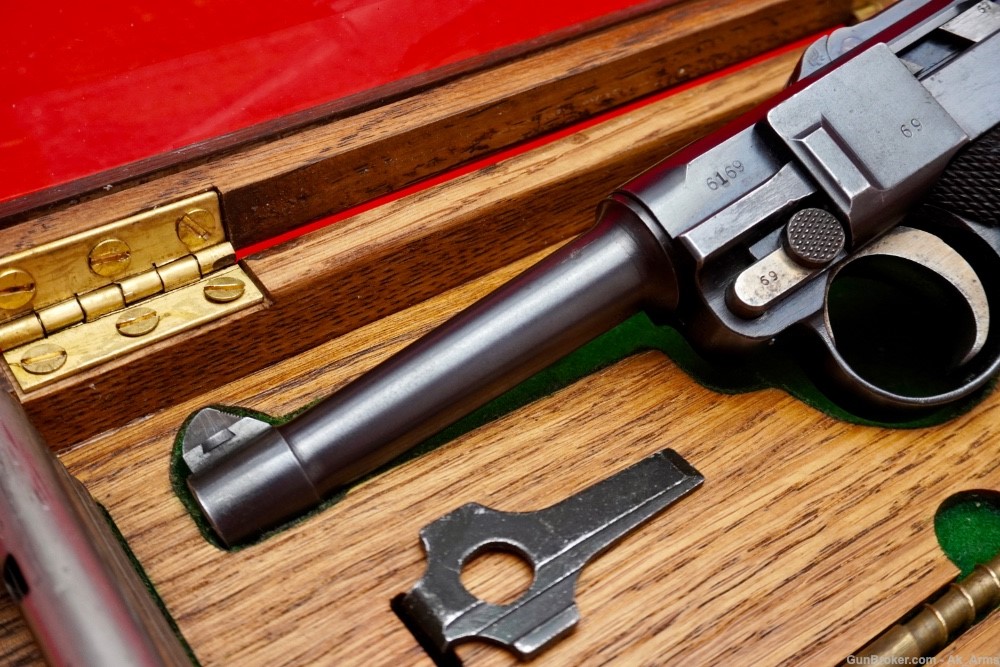 Desired 1916 DWM Luger 9mm Pistol w/Custom Wood Case & Two Mags Collector!-img-1