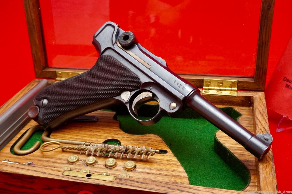 Desired 1916 DWM Luger 9mm Pistol w/Custom Wood Case & Two Mags Collector!-img-4