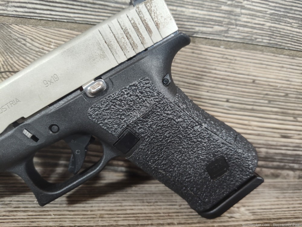 Glock 48 9mm Bi-Tone Stainless & Black with One Mag & Textured Grip!-img-8
