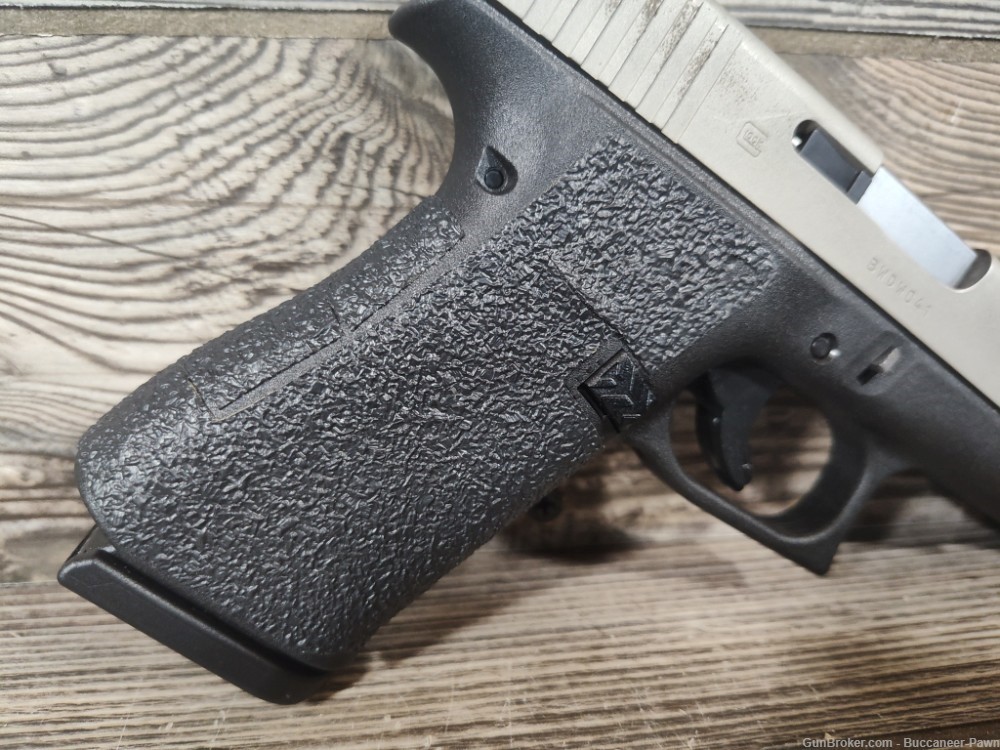 Glock 48 9mm Bi-Tone Stainless & Black with One Mag & Textured Grip!-img-15