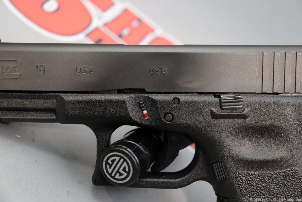 Glock 19 Gen 3 4.02" 9mm w/Box -img-5