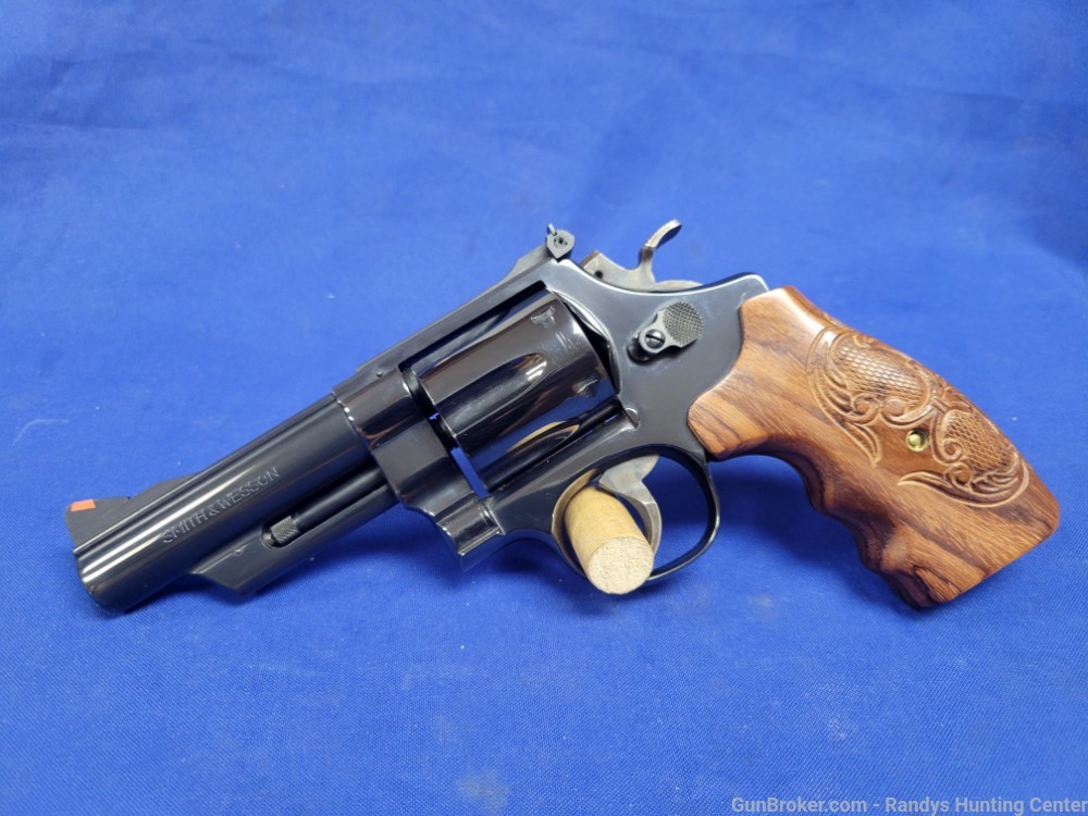 Smith & Wesson Model 29-2 Double-Action .44 mag 4" Blued w/ Wood Grips S&W-img-0