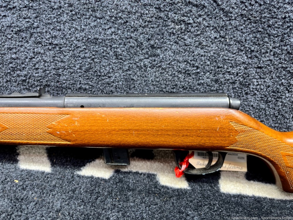 USED Marlin 25N in .22 LR with a 22" Barrle and 1-5 Rnd Mag!!-img-8