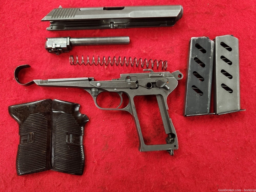Czech CZ 52 pistol, 7.62x25 w/ holster and 2 magazines-img-28