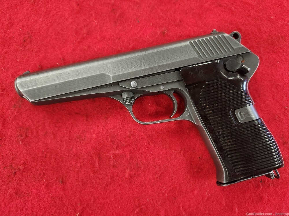 Czech CZ 52 pistol, 7.62x25 w/ holster and 2 magazines-img-2