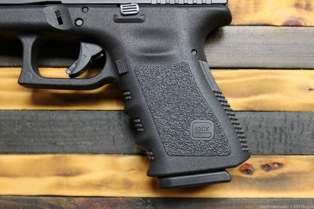 NEW Glock 25 .380ACP with 2 Mags-img-2