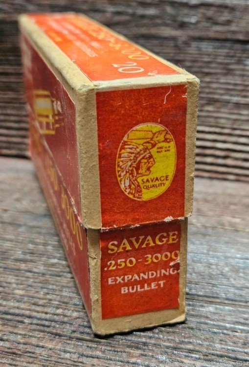 Rare Savage 250-3000 Two Piece Ammo Box with 18 Pieces of Brass-img-1