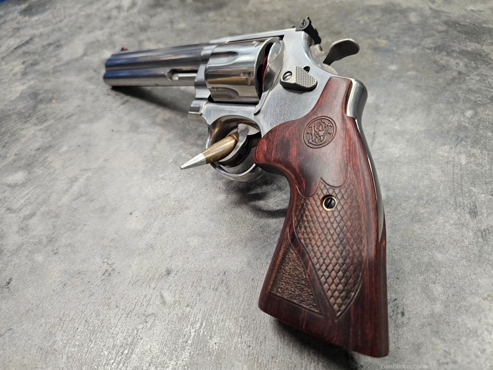 Smith & Wesson 629 Deluxe S&W 629 Wesson & Smith-629-img-2