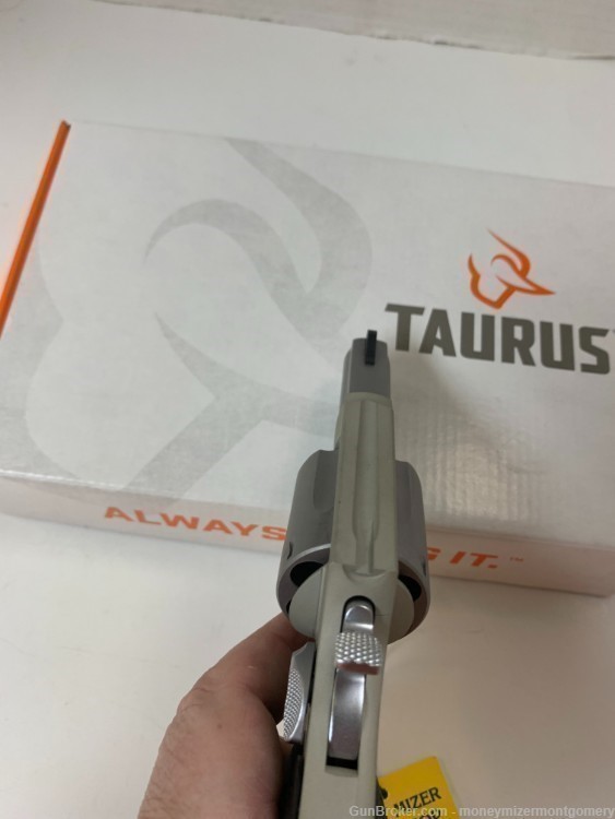 Taurus 856 Ultra-Lite .38Spec W/box-img-6