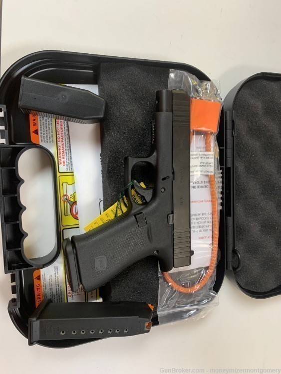 Glock 48 9MM W/case and 2 Mags-img-6