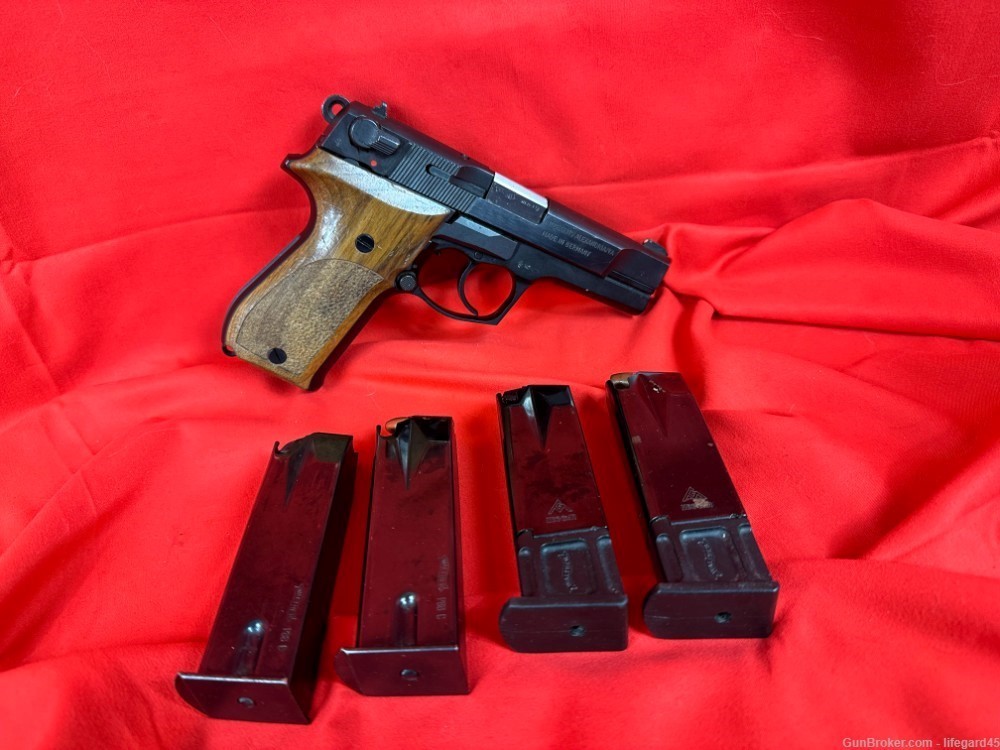 Walther P88 Compact Estate Sale, 4 mags, Manual, Holster, Box, Holster-img-5