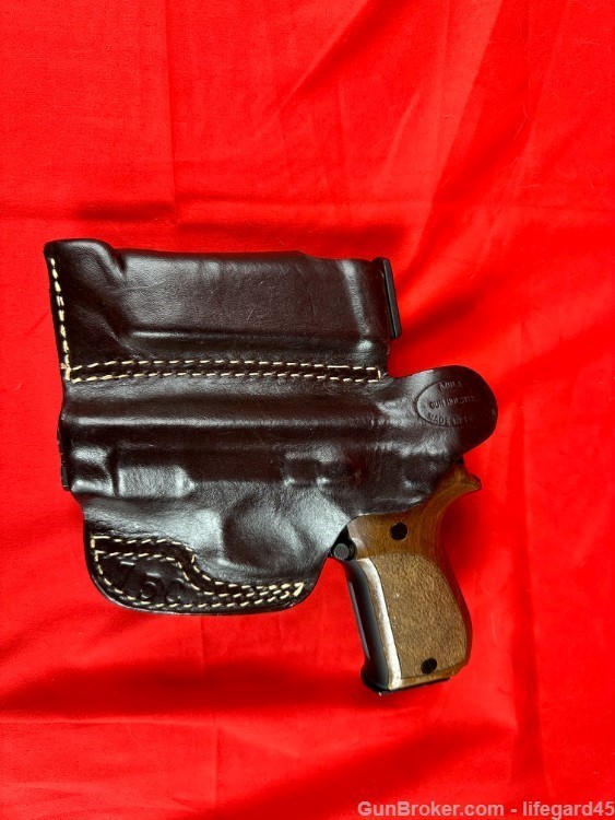 Walther P88 Compact Estate Sale, 4 mags, Manual, Holster, Box, Holster-img-12