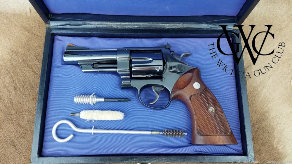 COLLECTOR'S GRADE Smith & Wesson Pre 29 4" Blue w Papers-img-0